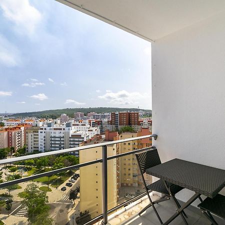 Whome Family Condo - Urban Retreat With Parking, Ac, Elevator In Great Location ลิสบอน ภายนอก รูปภาพ
