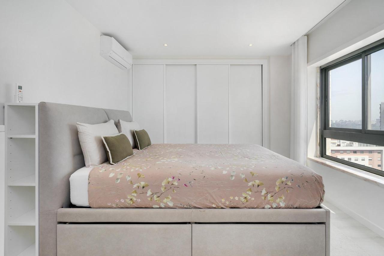 Whome Family Condo - Urban Retreat With Parking, Ac, Elevator In Great Location ลิสบอน ภายนอก รูปภาพ
