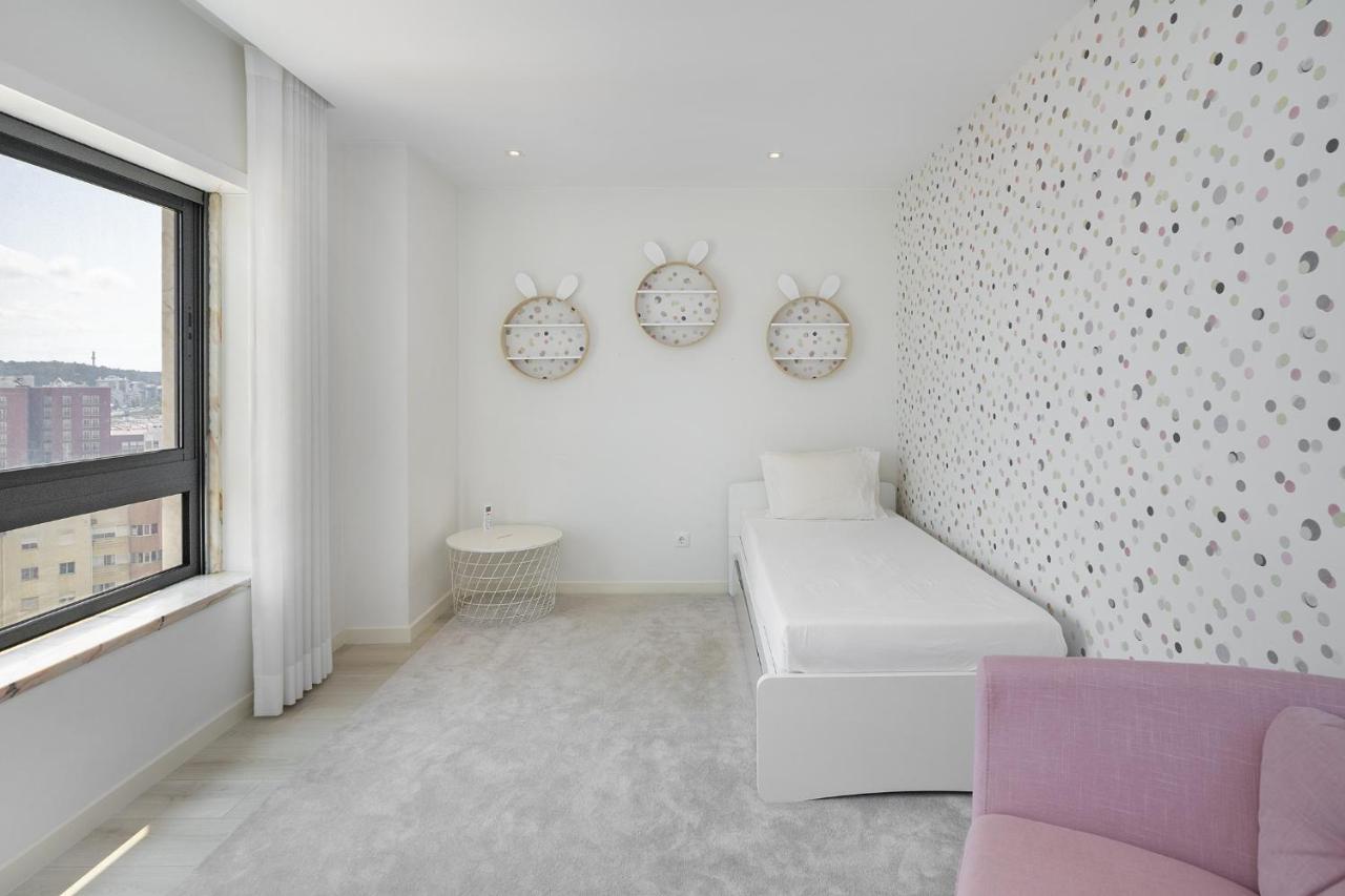 Whome Family Condo - Urban Retreat With Parking, Ac, Elevator In Great Location ลิสบอน ภายนอก รูปภาพ