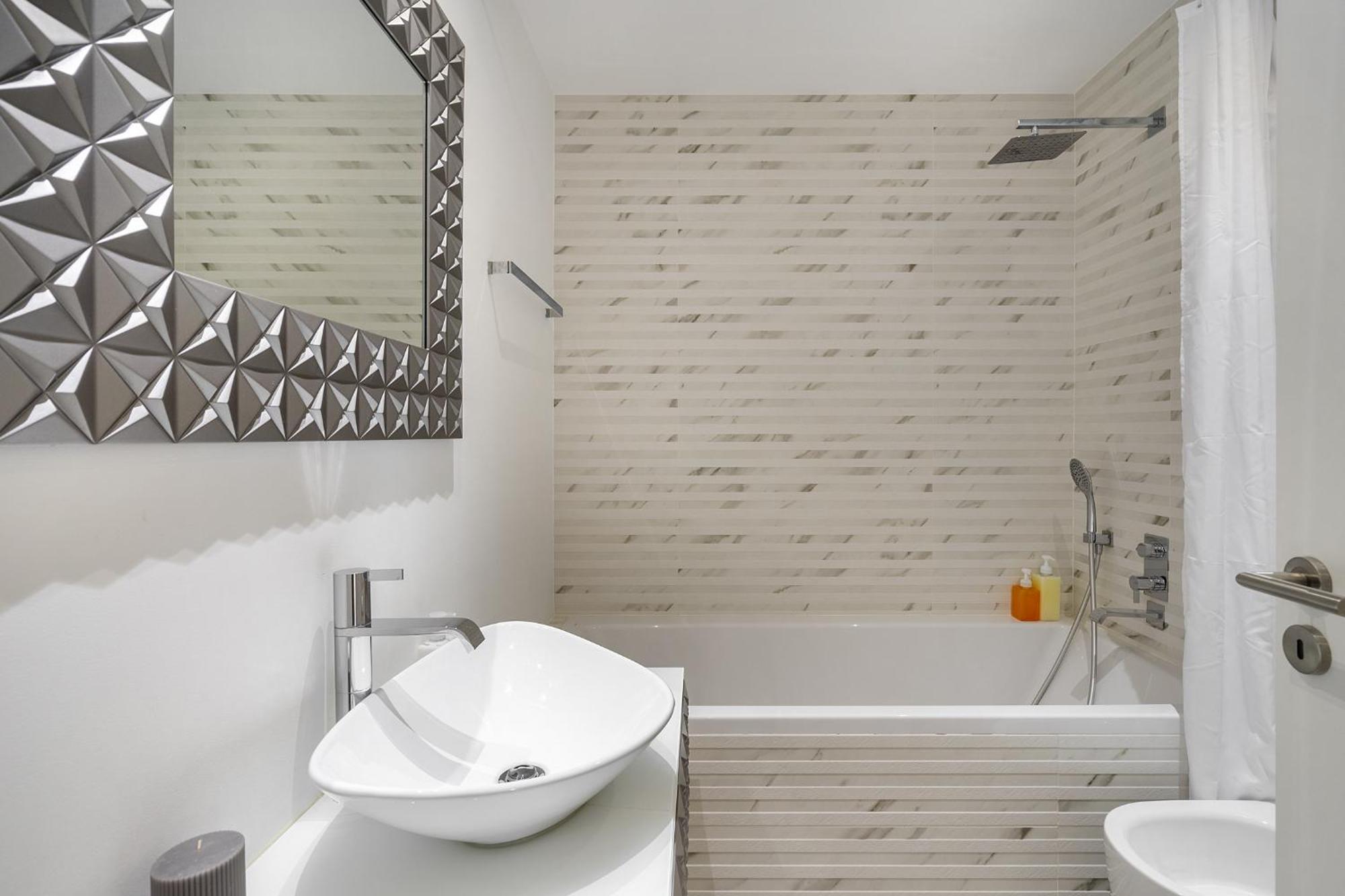 Whome Family Condo - Urban Retreat With Parking, Ac, Elevator In Great Location ลิสบอน ภายนอก รูปภาพ