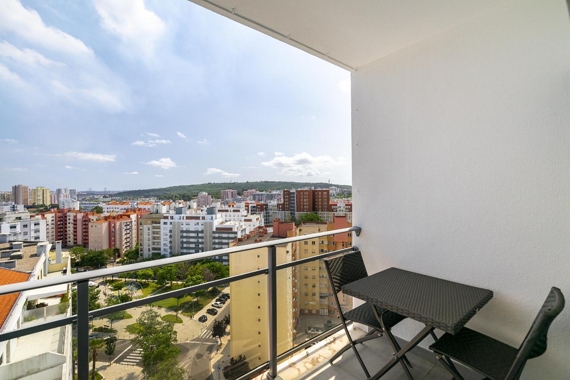 Whome Family Condo - Urban Retreat With Parking, Ac, Elevator In Great Location ลิสบอน ภายนอก รูปภาพ